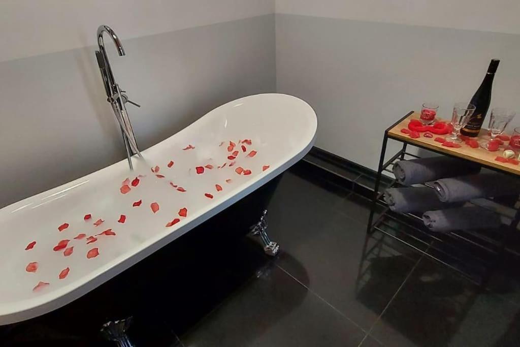Pokoj Tylko Dla Doroslych Momenti Piccanti Katowice Bagian luar foto